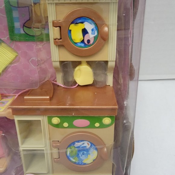 New Fisher Price Loving Family Dollhouse Laundry Room Furniture Washer Dryer +++ - Picture 4 of 11
